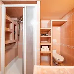 6 Bob's - 3 Bedrooms, King Size Beds