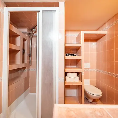 6 Bob's - 3 Bedrooms, King Size Beds
