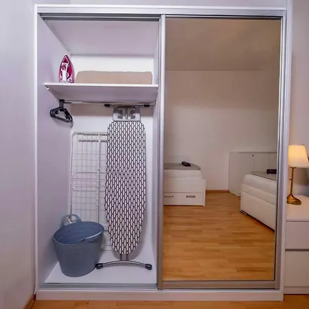 6 Bob's - 3 Bedrooms, King Size Beds